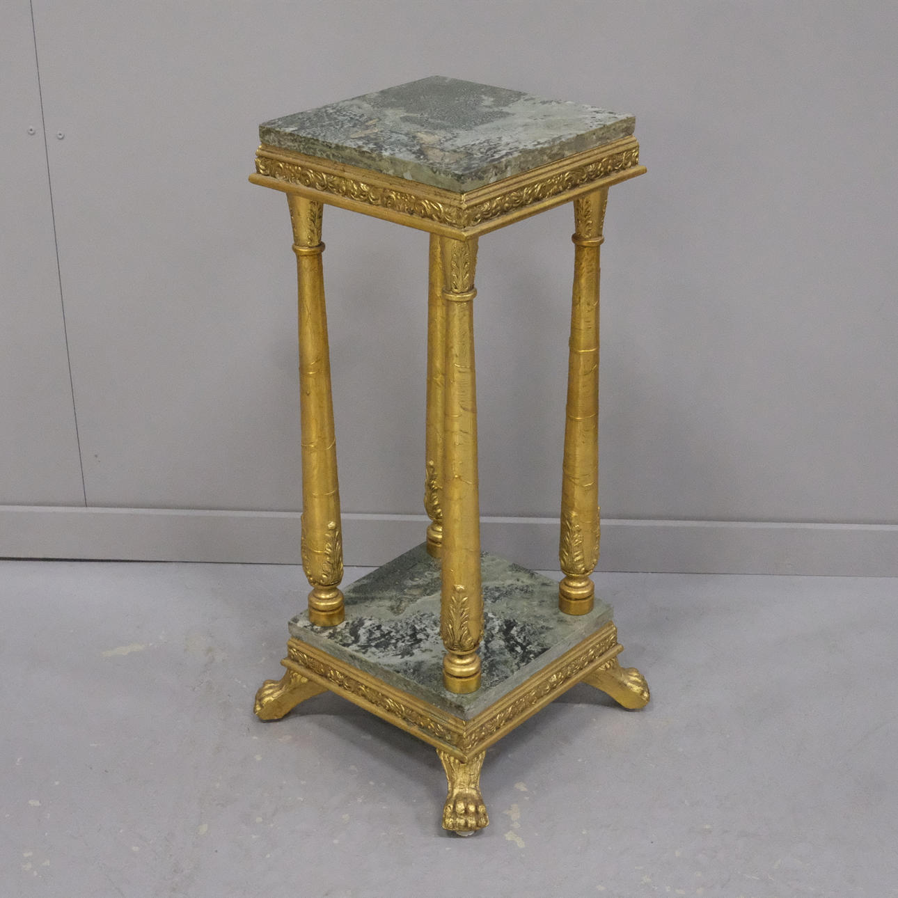 JALUSTA MARMORITASOILLA.