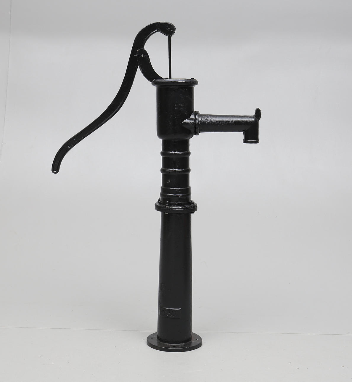 VATTENPUMP, gjutjärn, 2000-tal.