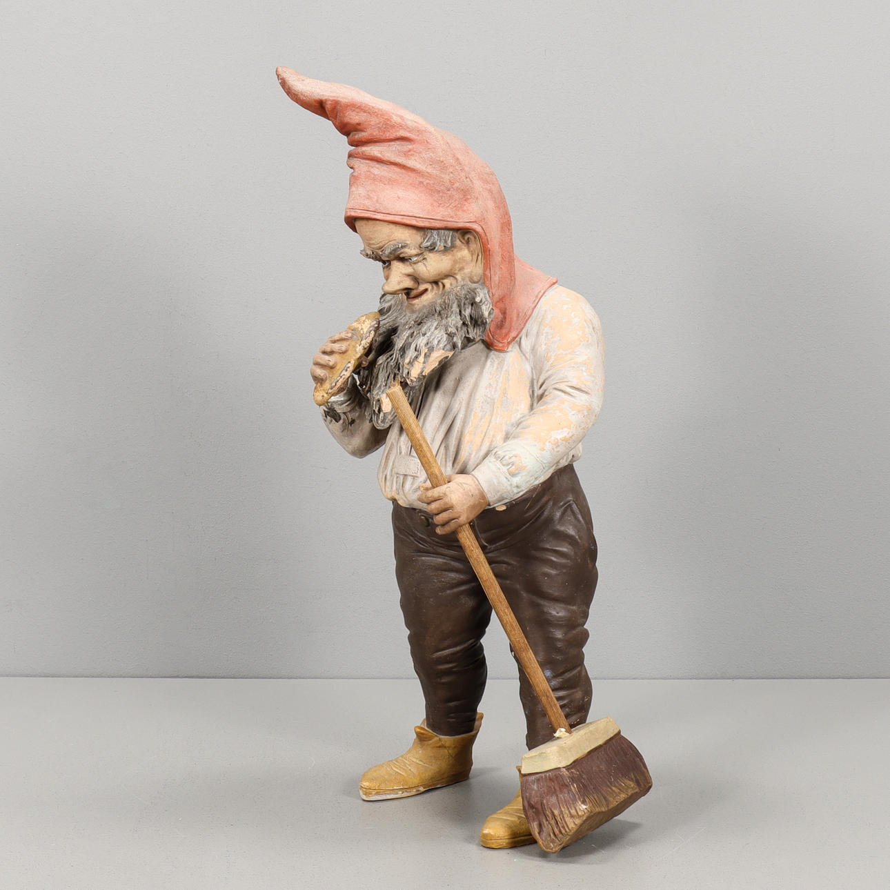 TOMTE Lergods 1900-talets första hälft.