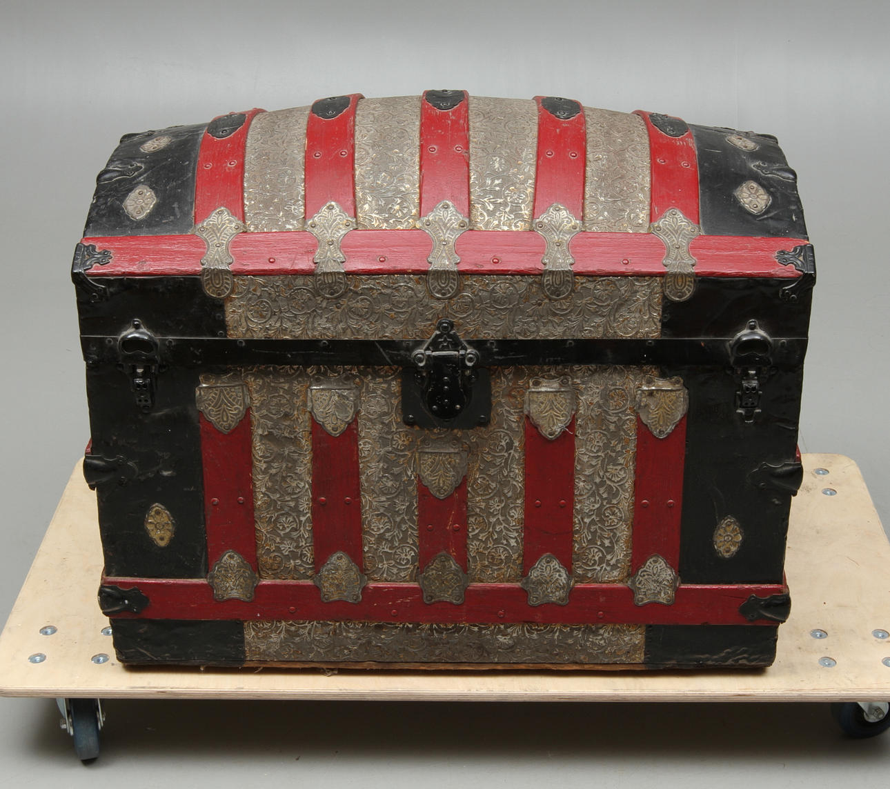 KISTA, orientalisk, 1900-talets andra hälft.