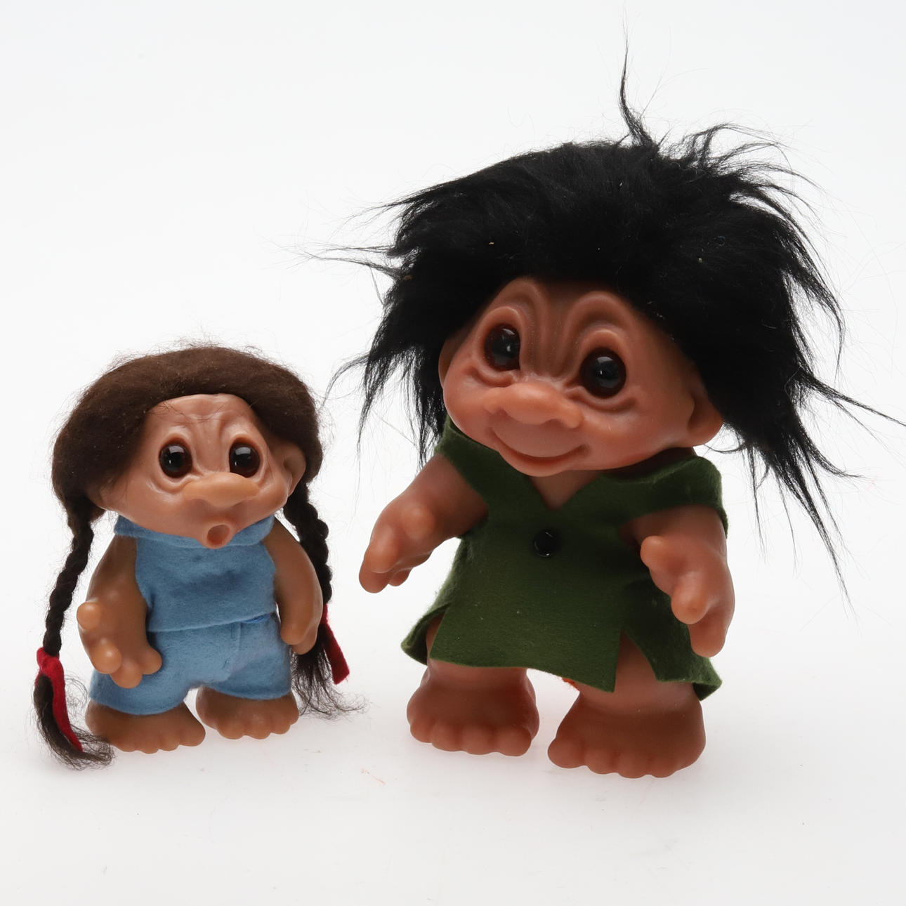 TROLL. 2 PCS. THE SMALLER ONE IS LABELED THOMAS DAM.