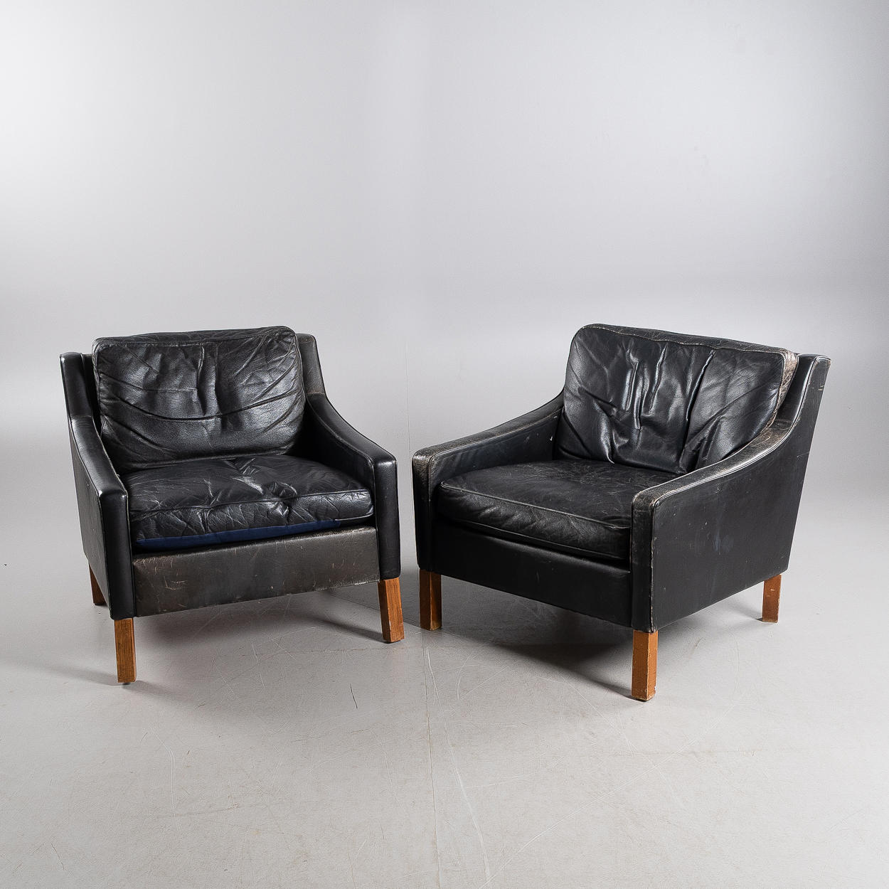 FÅTÖLJER, ett par, 1900-talets andra hälft.