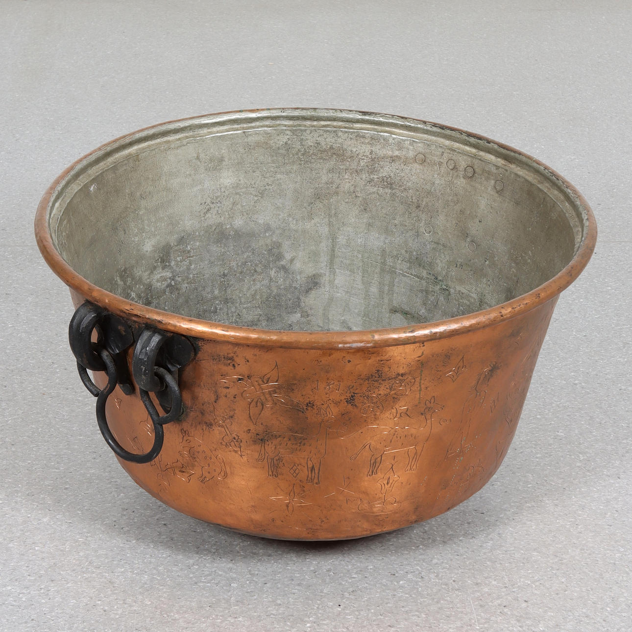 Schale, Kupfer, datiert 1818.