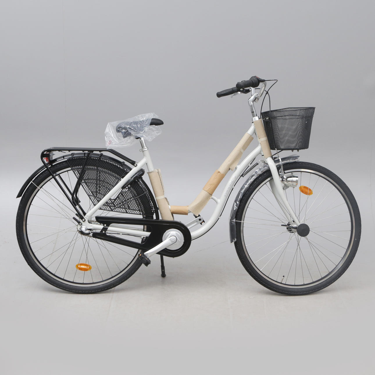 NAISTEN PYÖRÄ, moderni.