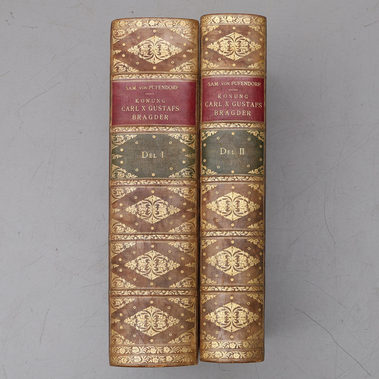 SAMUEL VON PUFENDROF'S SEVEN BOOKS ABOUT THE EXPLOITS OF KING CARL X GUSTAF (I-II) WITH EXCELLENT PICTURES WERE PUBLISHED IN THE FIRST SWEDISH EDITION IN 1915.