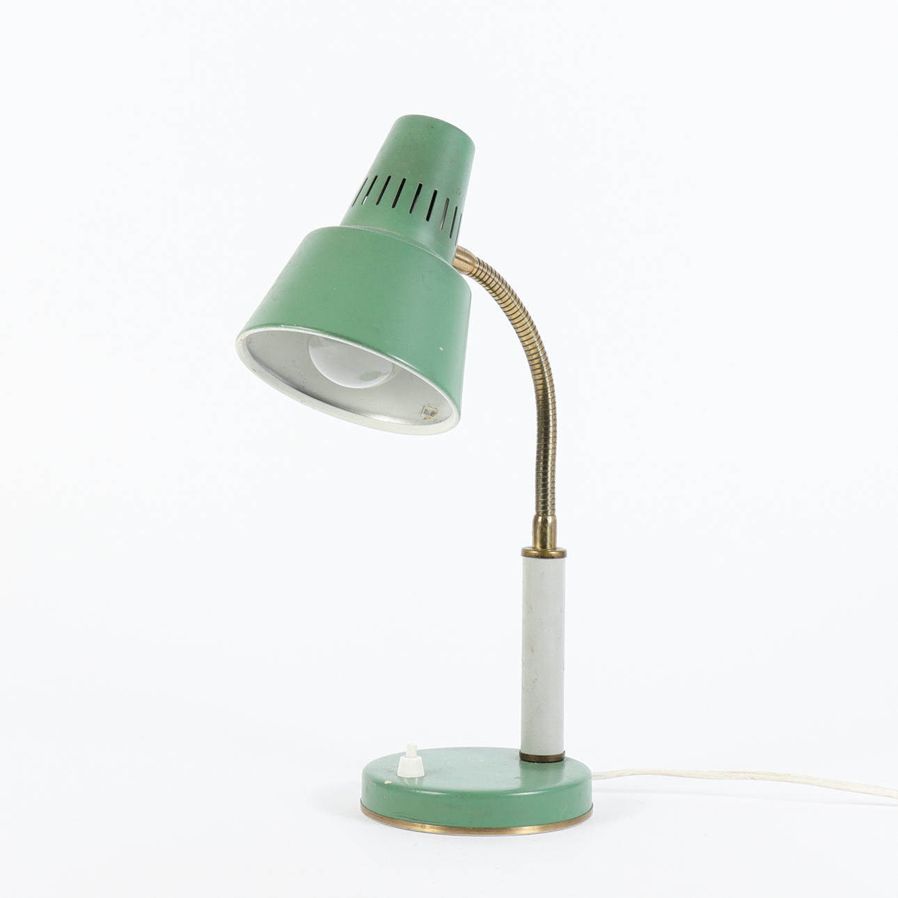 BORDSLAMPA Hemi-3, plåt.