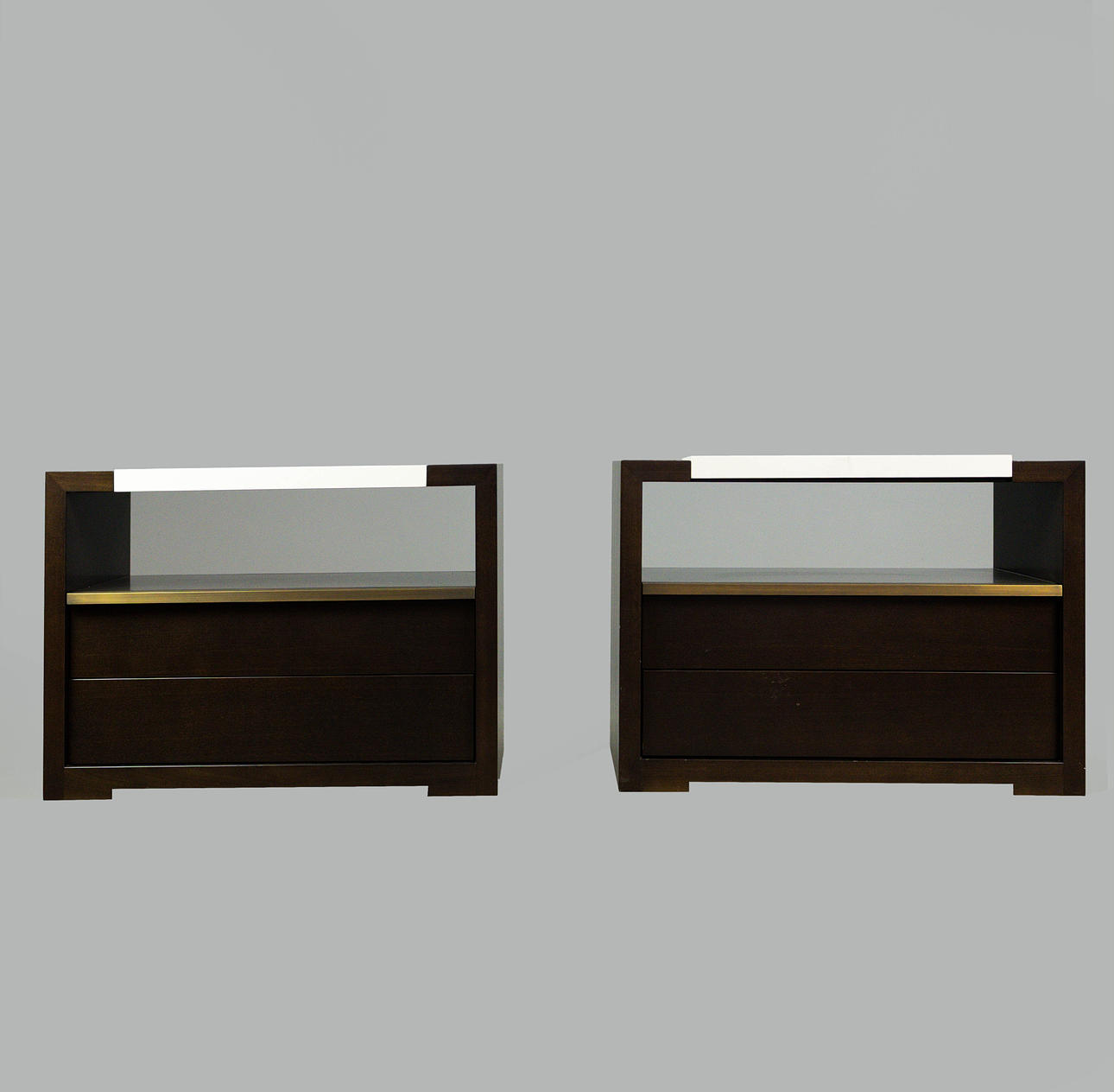 SEITENTRUHEN, EIN PAAR.