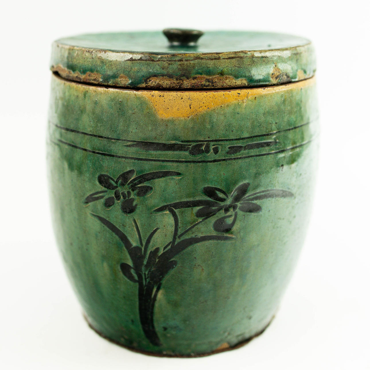 BURK MED LOCK, KINESISK STENGODS.