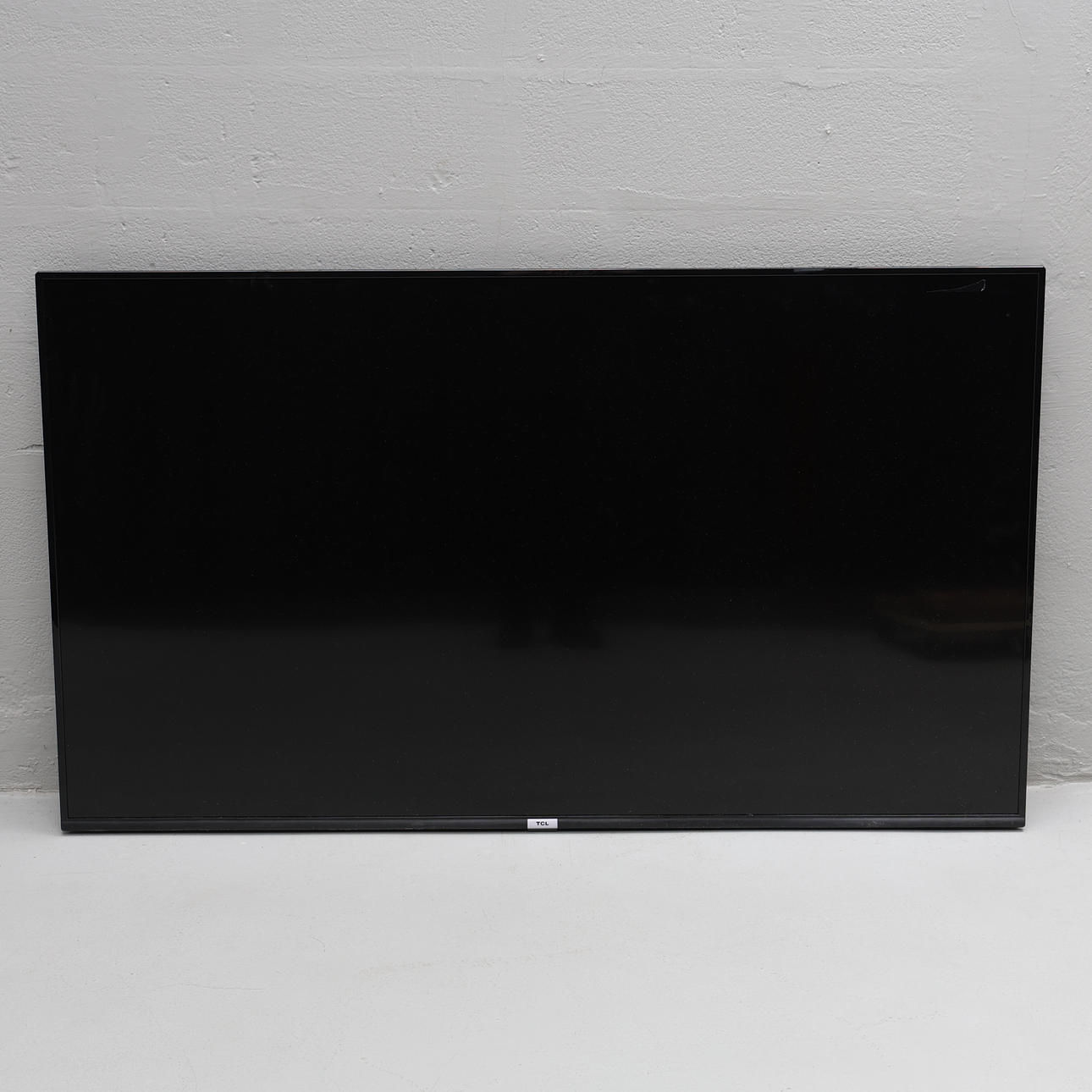 LED TV, 65", TCL, incl. wall mount.