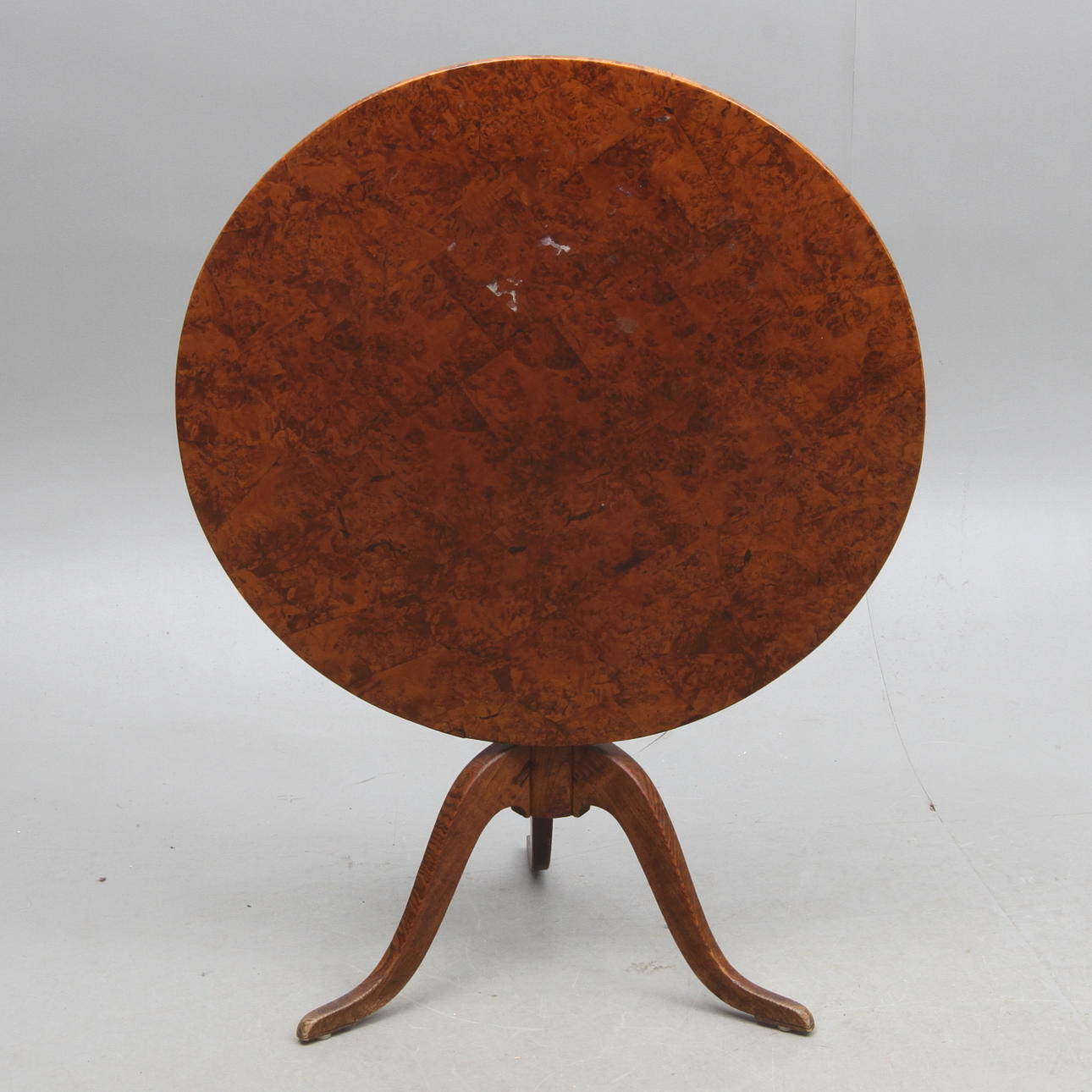 FÄLLBORD, rotfanerad skiva, 1800-tal.