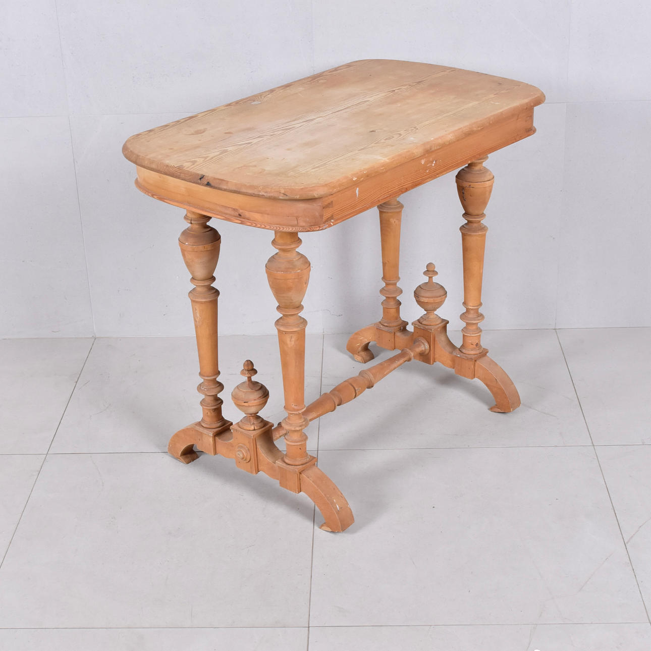 A 20th century pine coffee table.