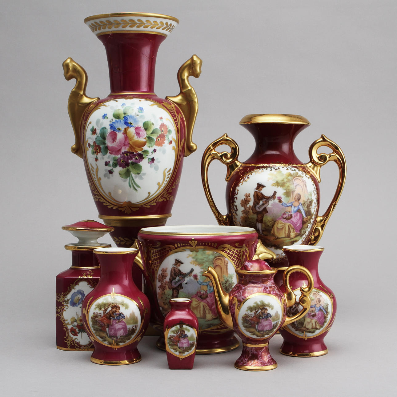 PORSLINSFÖREMÅL, 8 st, Limoges 1900-tal.