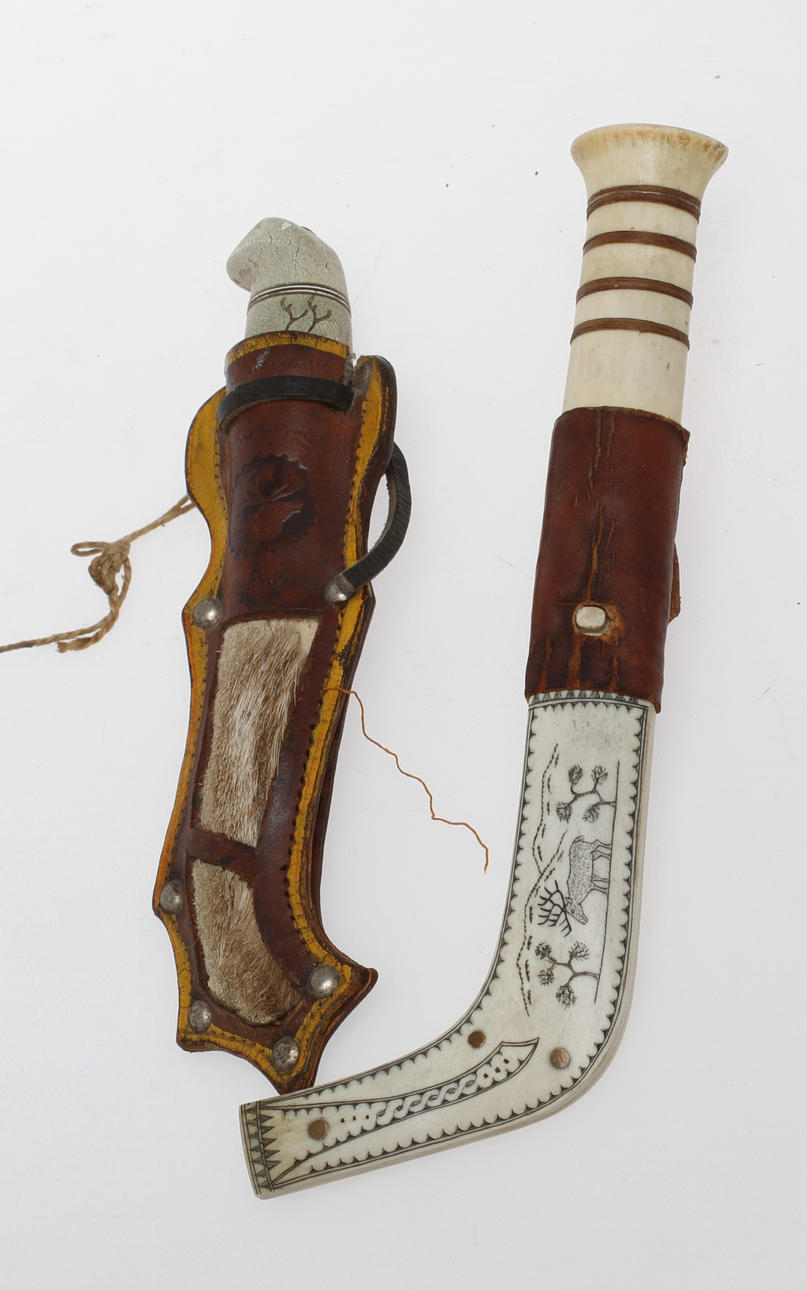 SAMEKNIV och KNIV, varav en en märkt Finland, 1900-tal.