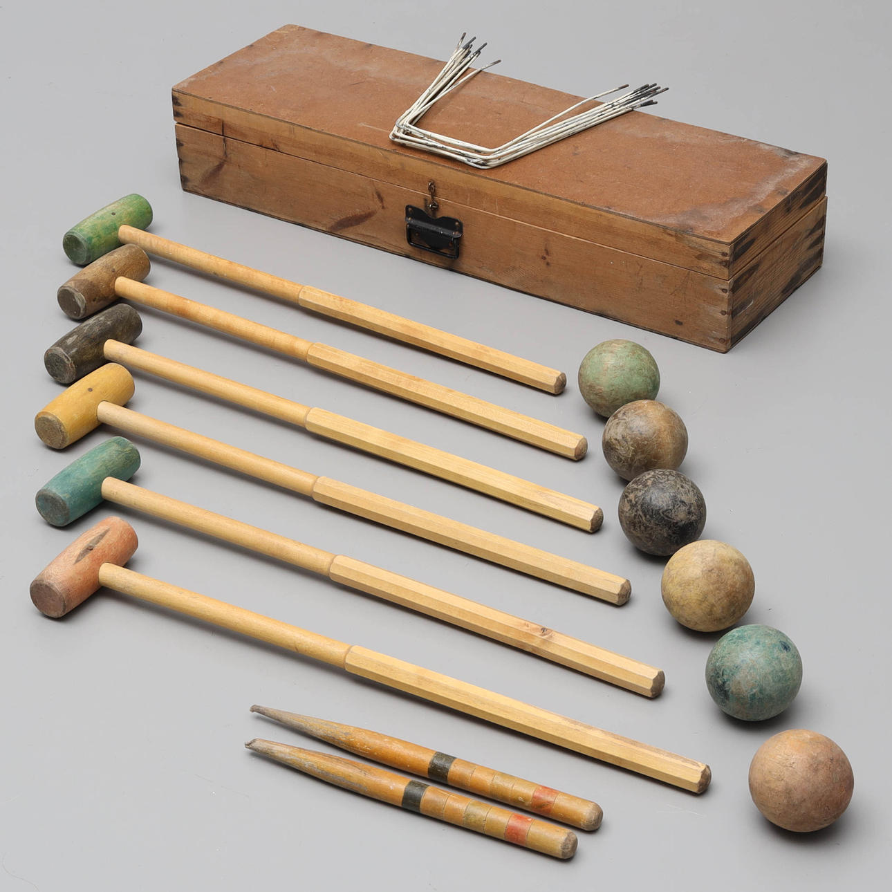 KROCKETSPEL med låda, 1900-tal.