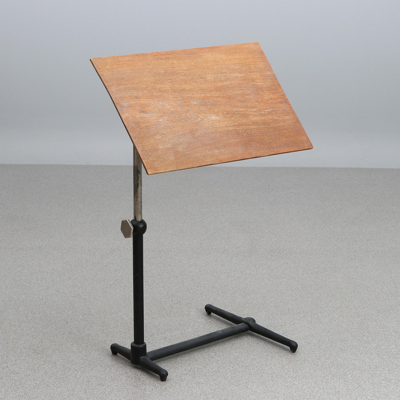 SKETCHBOARD. Lacquered and chrome-plated metal with excise disc. Mid 20th century.