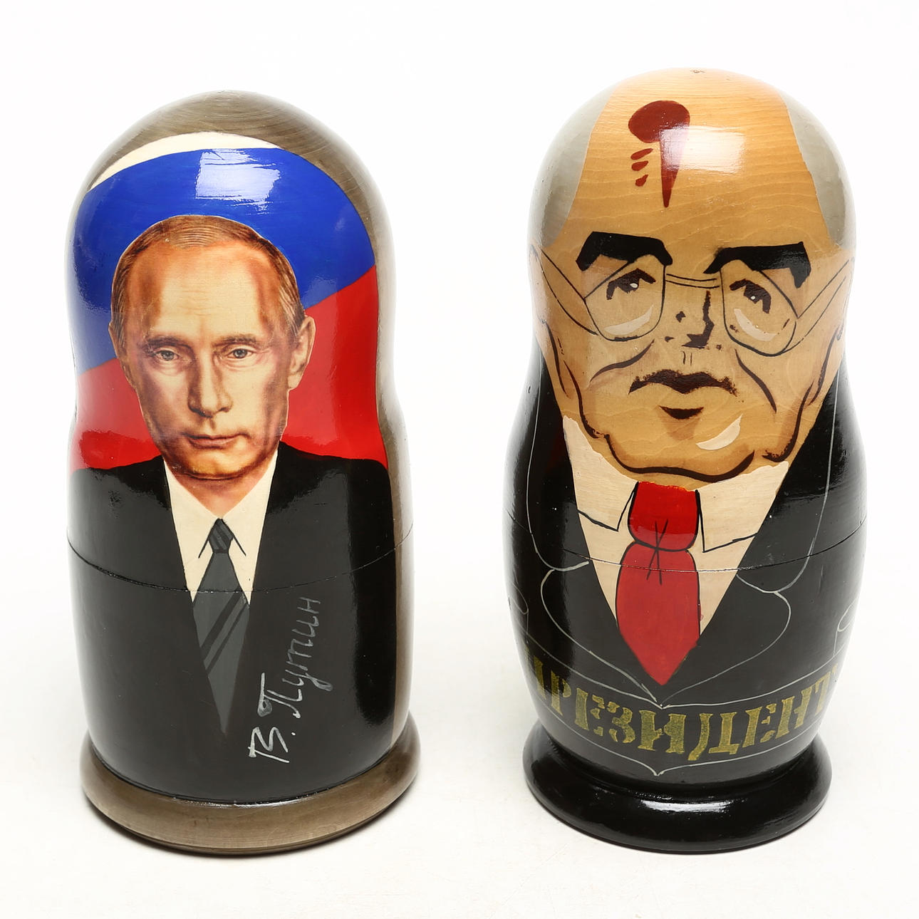 PUPPEN, 2 Stück, Holz, mit Inhalt.