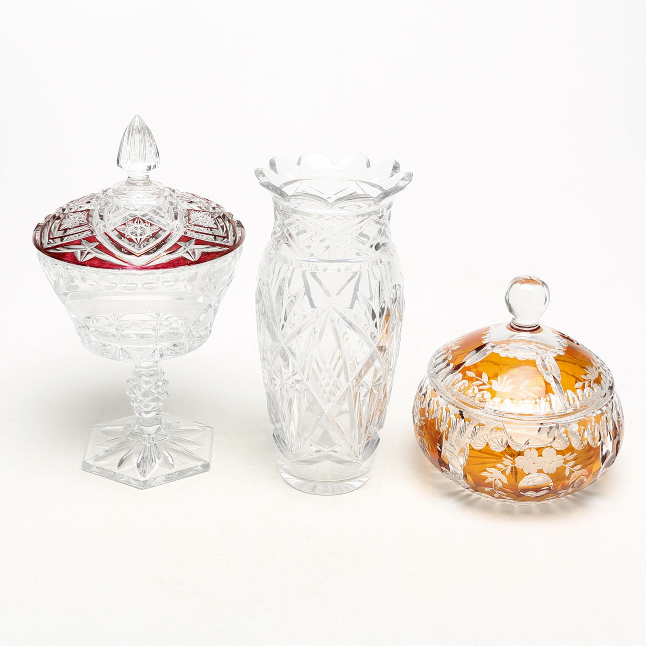 OBJETOS DE CRISTAL, 3 piezas.