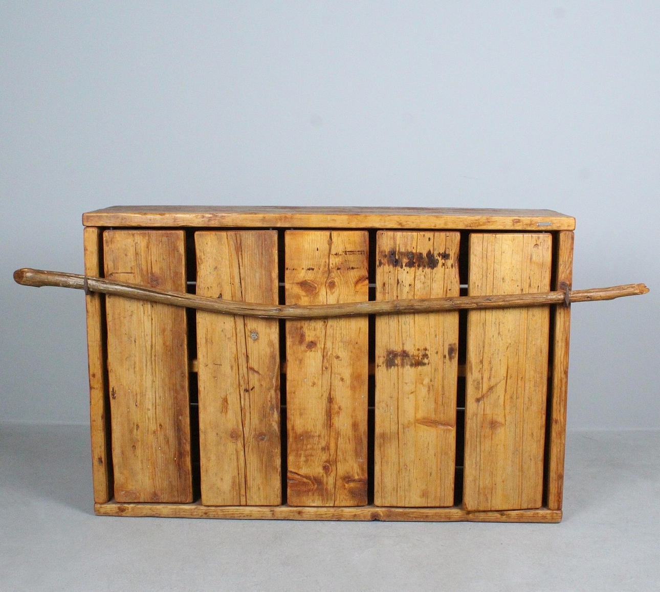 KATRIN ARENS. Ara Pacis. sideboard/sideboard.