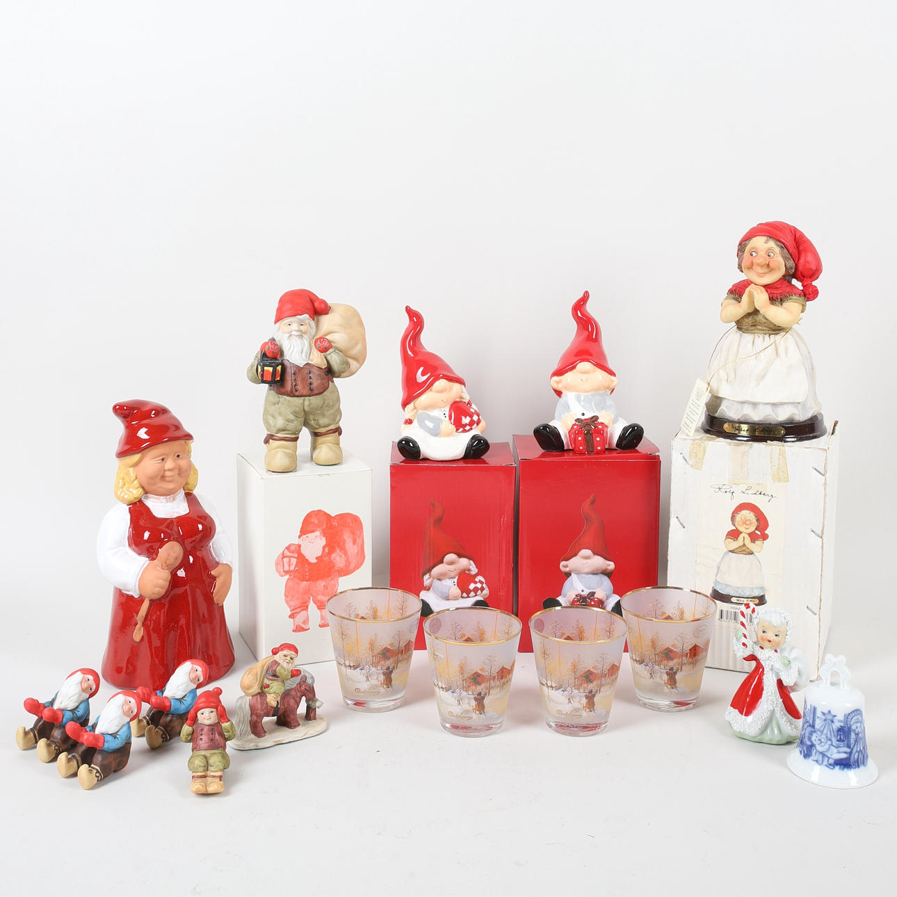 JULEPYNT, 15 stykker, keramik & glas, bl.a. Goebel.