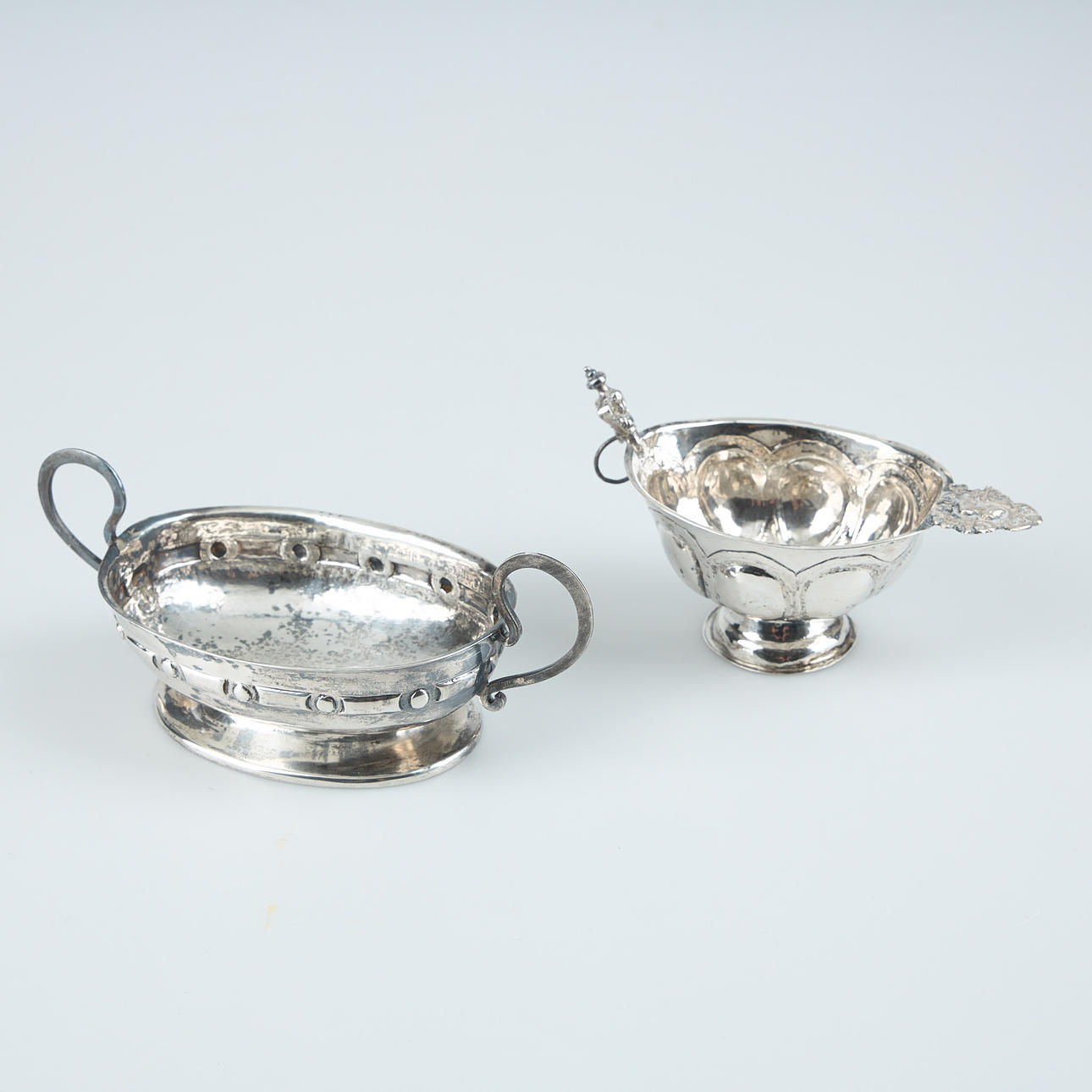 BRÄNNVINSKÅS, 2 stk. SØLV, Sverige 1790'ere.