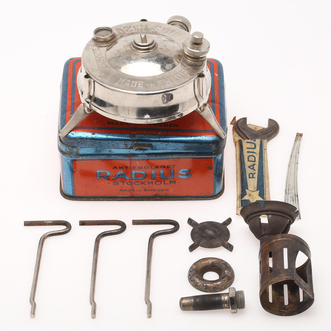 A 20th century Radius kitchen, no. 20.