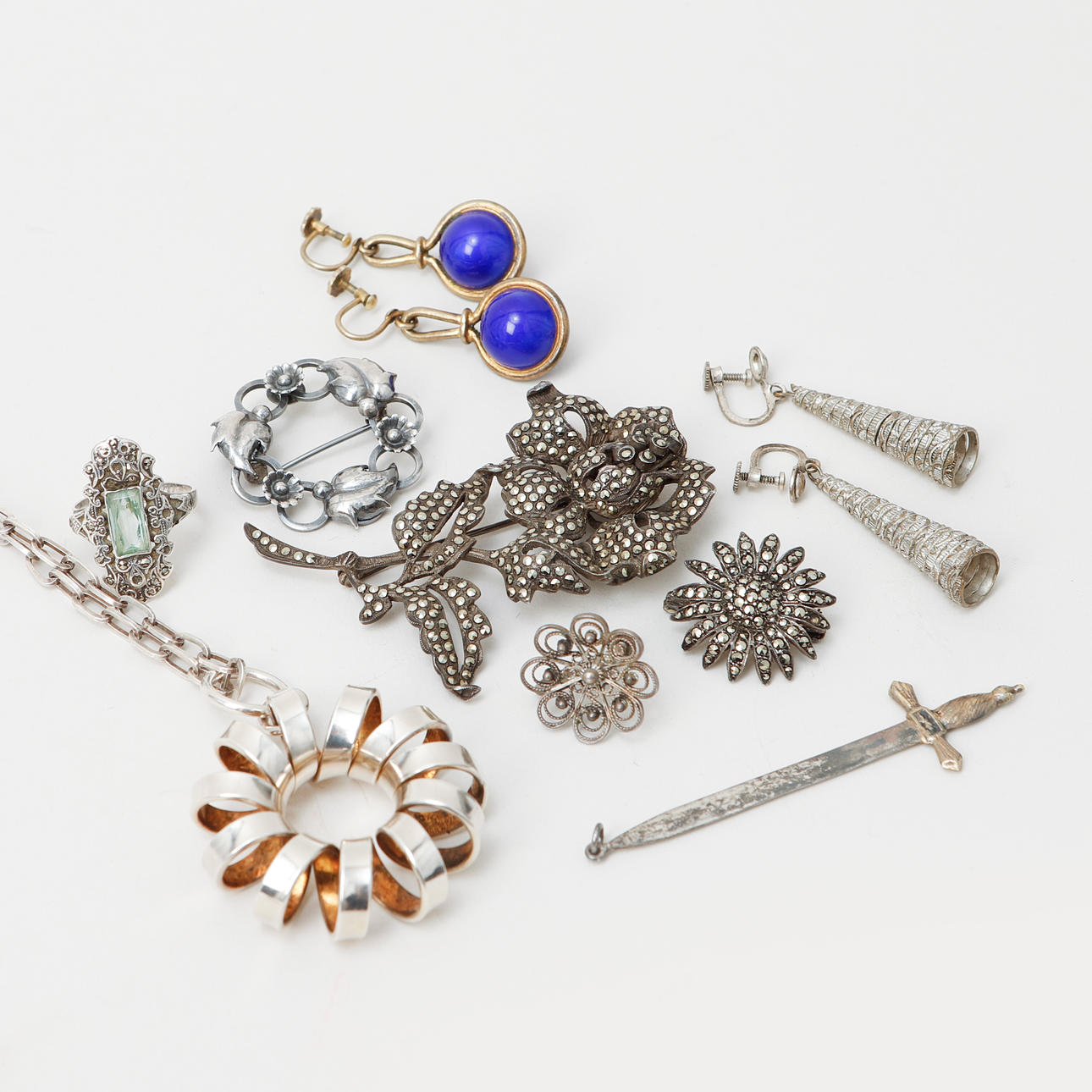 SMYCKEN, 11 delar, mestadels silver.