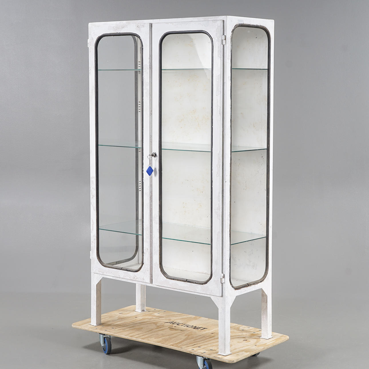 LÄKARSKÅP 1900-talets mitt.