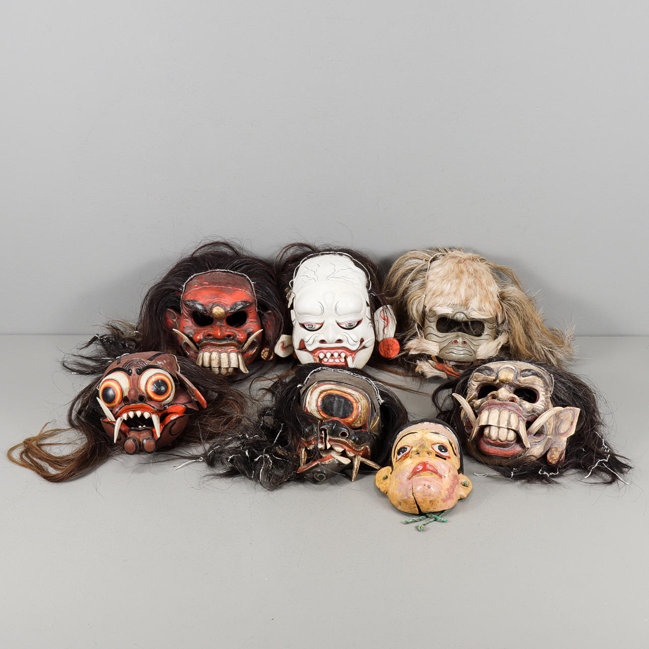 TEATERMASKER 8 stycken.