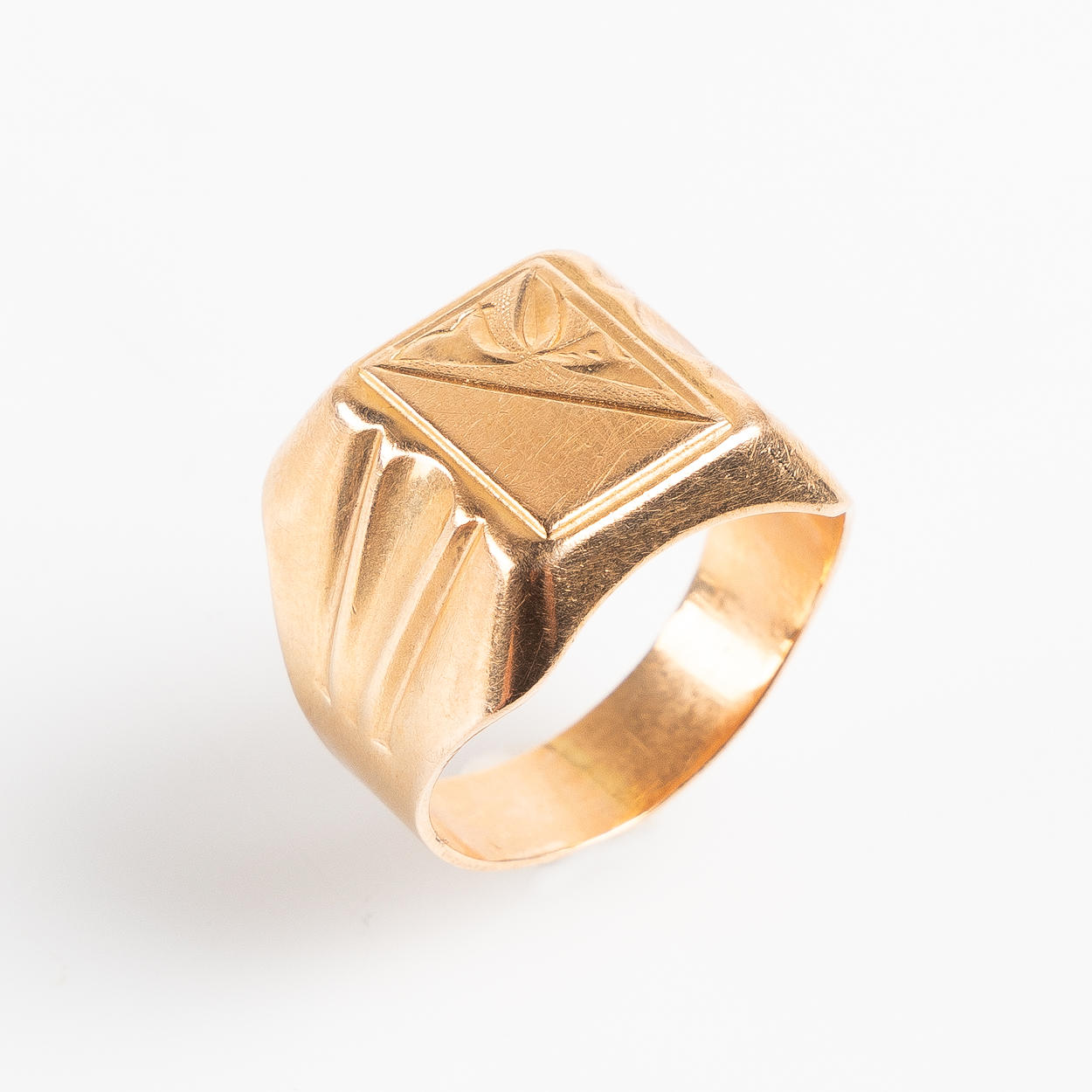 SIGNET RING, 14K gold.