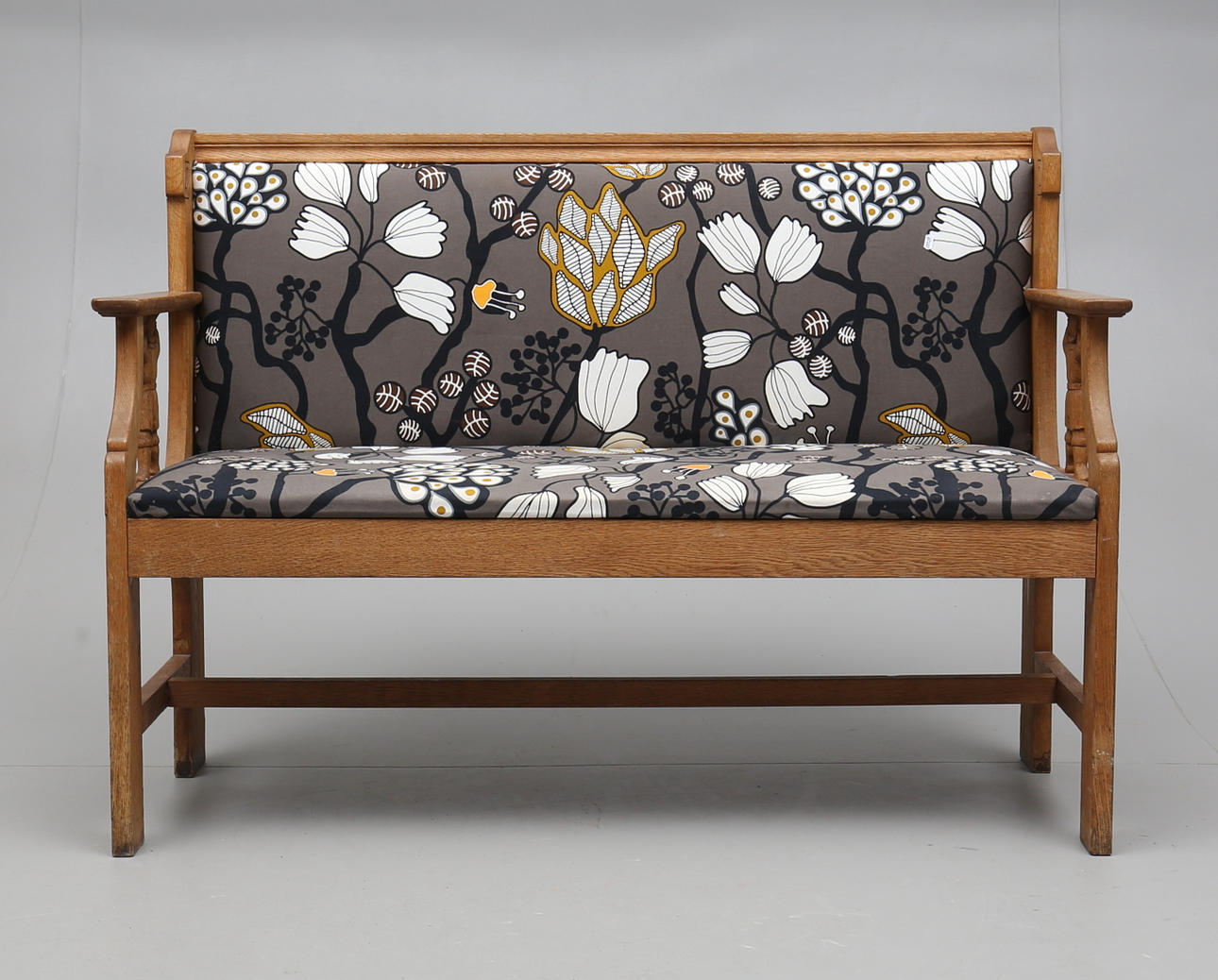 SOFFA, s.k fästmanssoffa, ek, bildhuggare Boiart, Norrköping, 1900-tal.