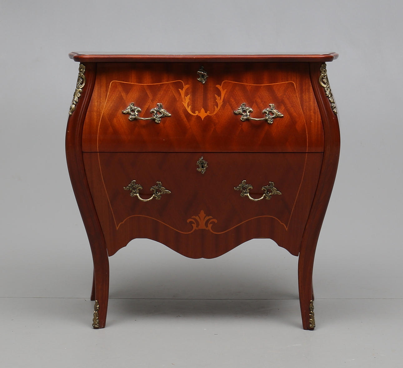 BYRÅ, rokokostil, 1900-talets andra del.