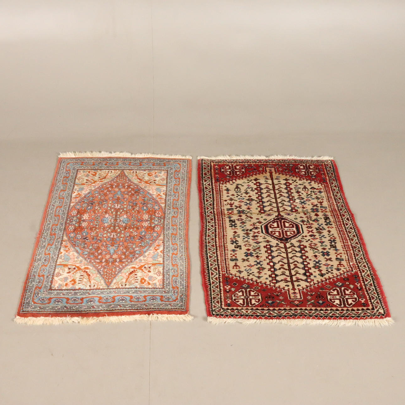 TEPPICHE 2 Stück handgeknüpft.