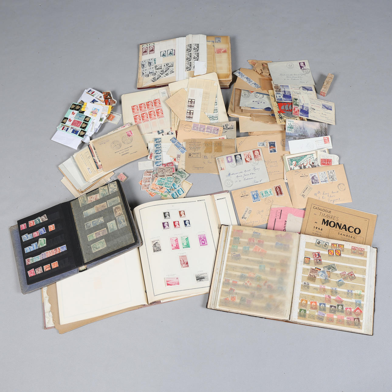 BRIEFMARKEN — FRANKREICH UND MONACO (MENGE).