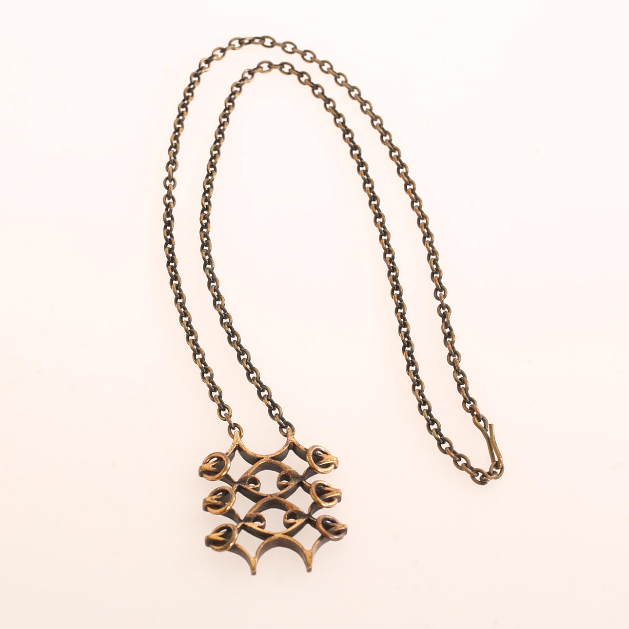 COLLAR, bronce, Pipa Niinimäki, Finlandia.