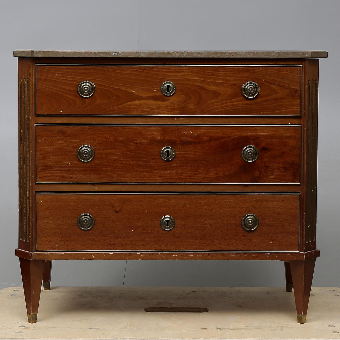 BYRÅ, sengustaviansk stil, 1900-tal.