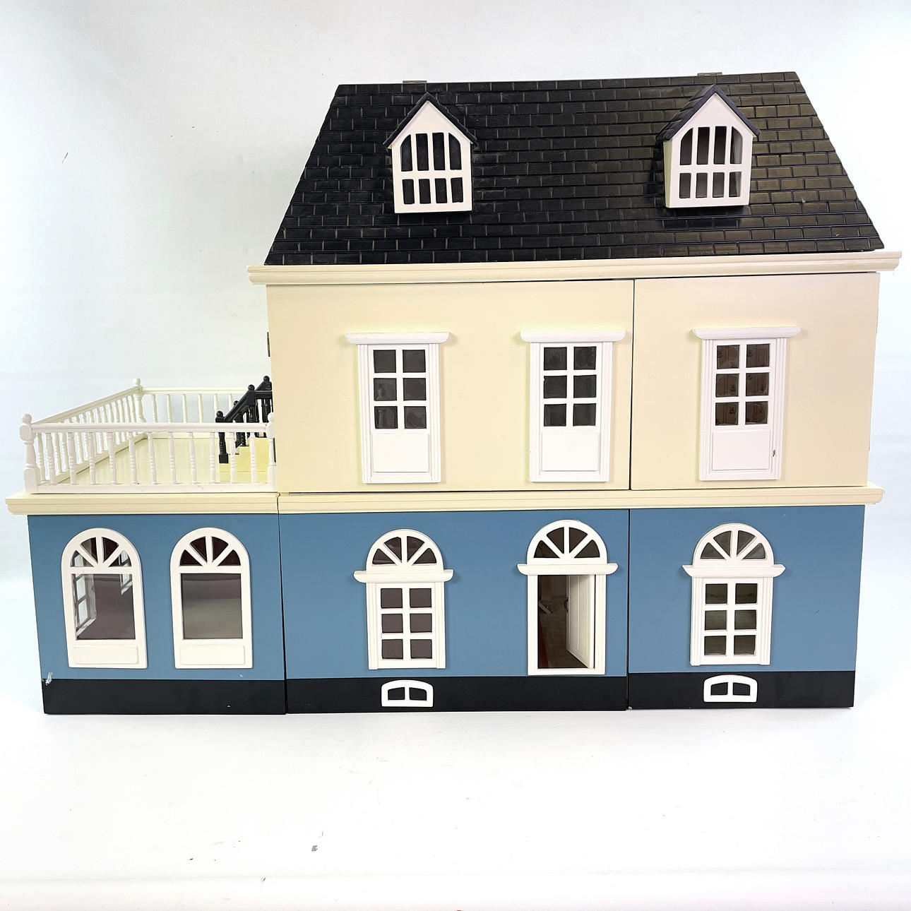 DOCKSKÅP, 3 våningar. Trä & plast, 1900/2000-tal.