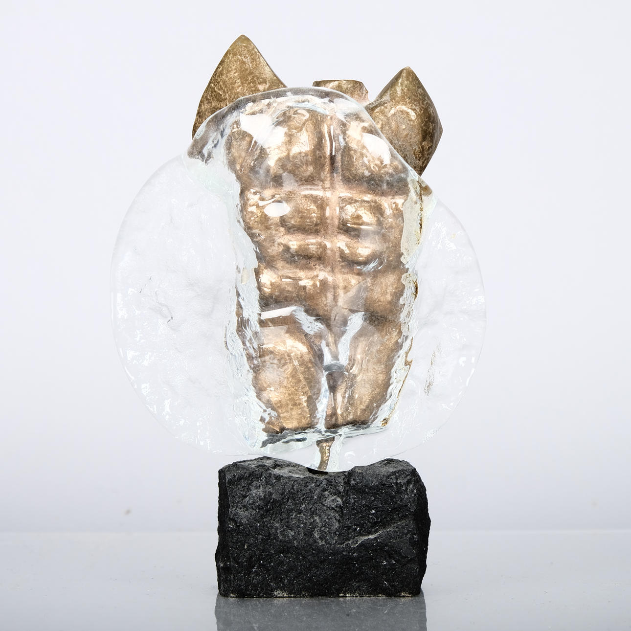 AGNETA GYNNING. Figur, glas och brons, 2000-tal.