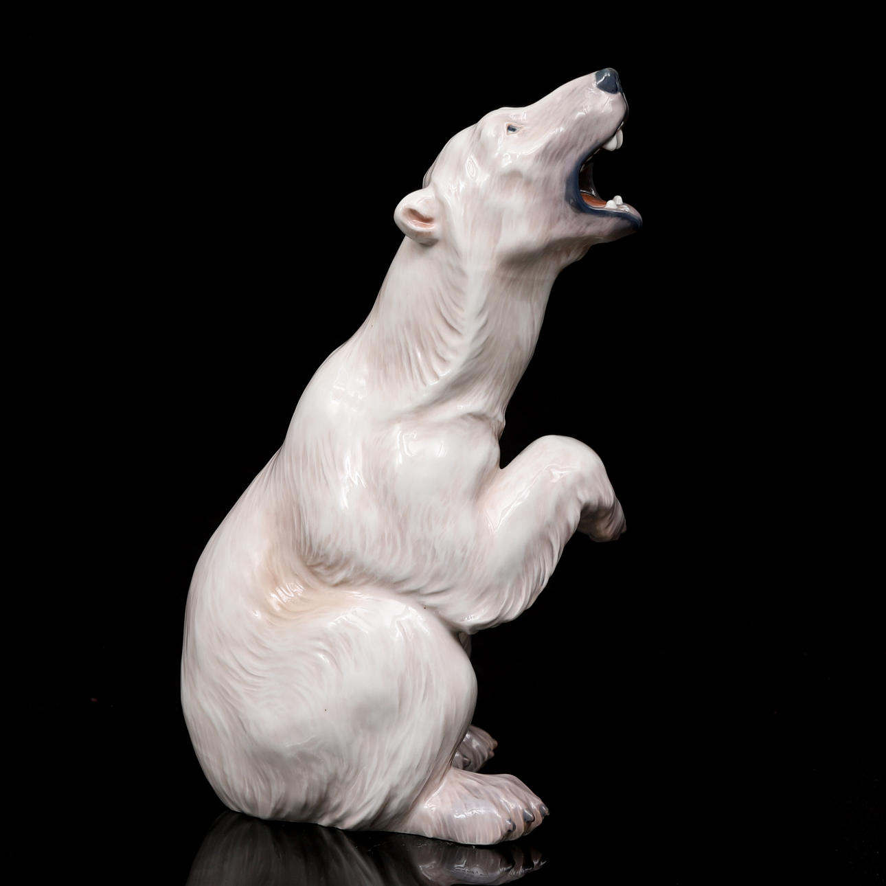 DAHL JENSEN. FIGUR, isbjørn, model nr. 1157.