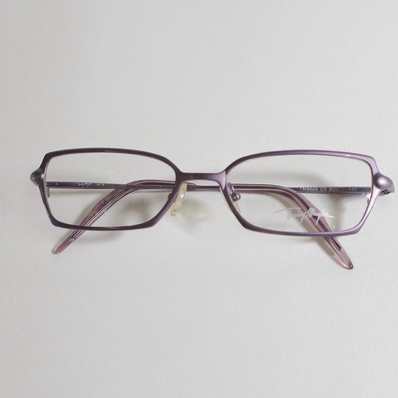 THIERRY MUGLER. UKLASSIFICEREDE OPTISKE BRILLER. PRØVEBOG.