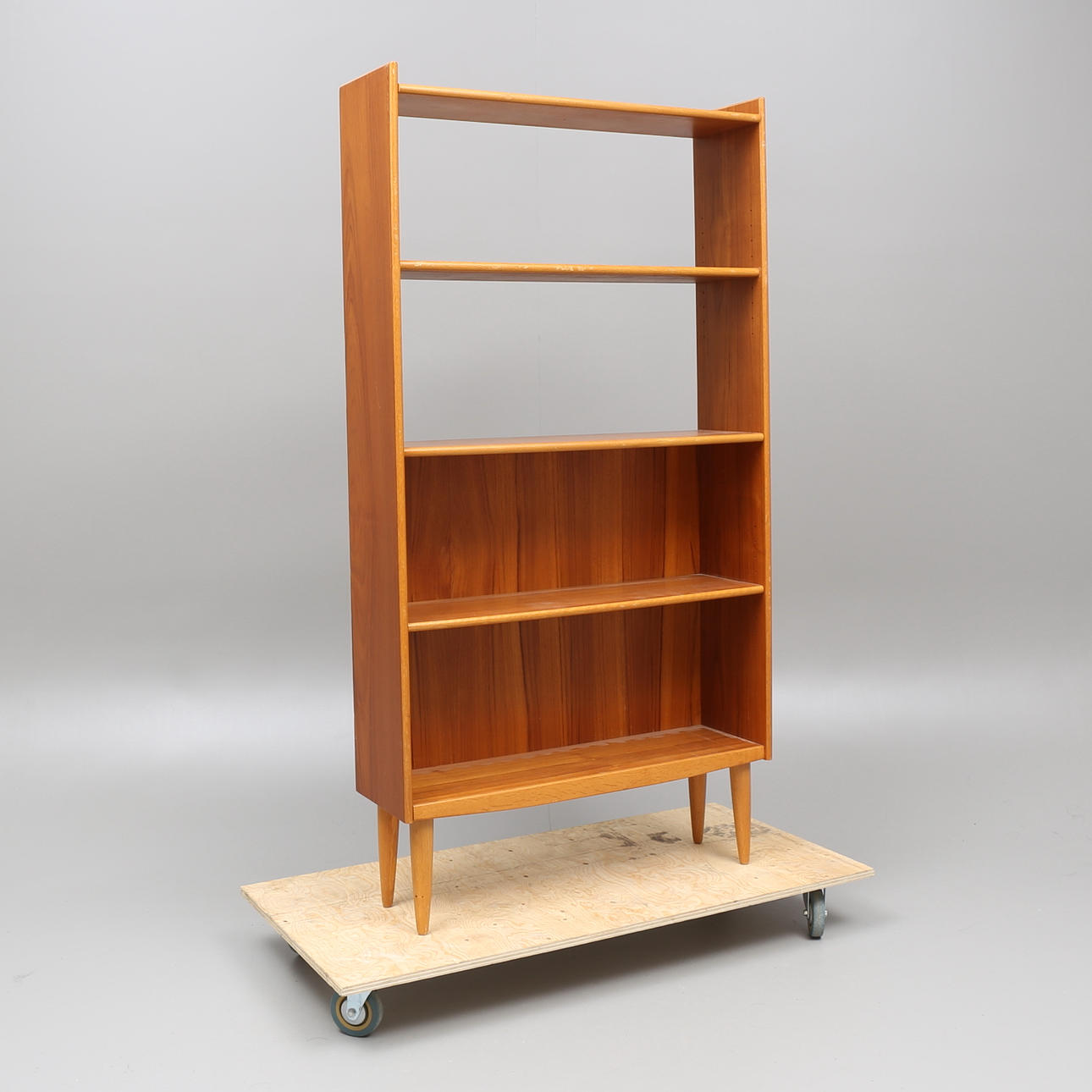 BOKHYLLA, 1900-talets mitt.