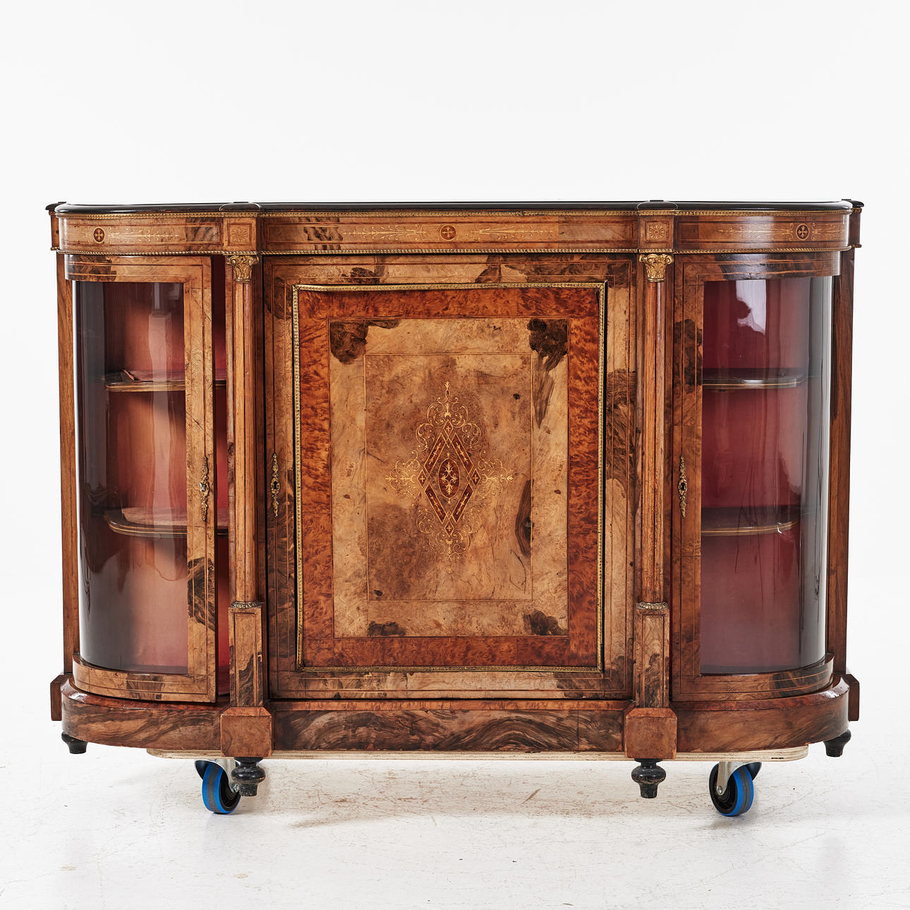 CREDENZA/SIDEBOARD, veneered in walnut and walnut root, brass fittings, intarisa decor, second half of the 19th century.