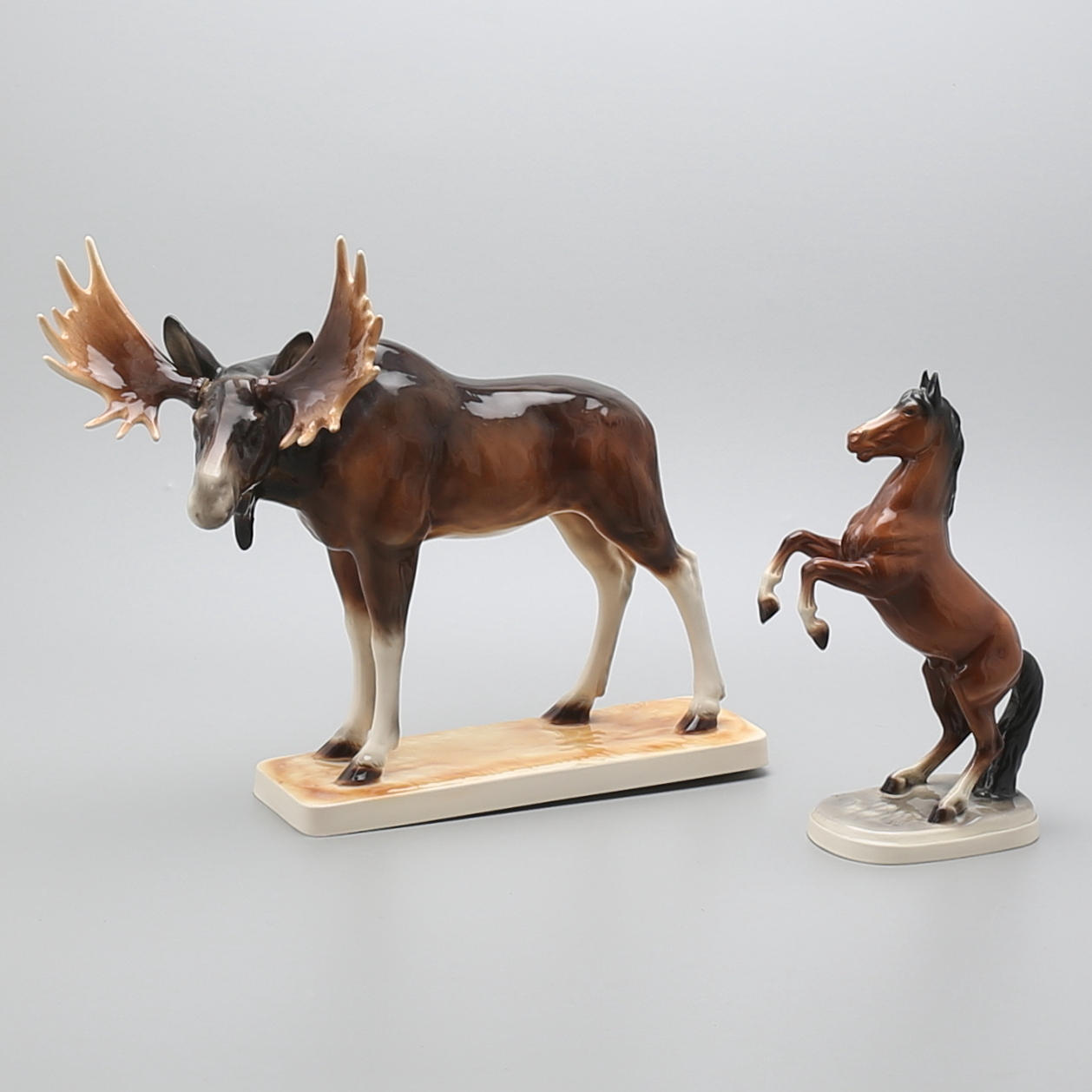 FIGURINER, porslin, HÄST samt ÄLG , Hertwig, Tyskland.