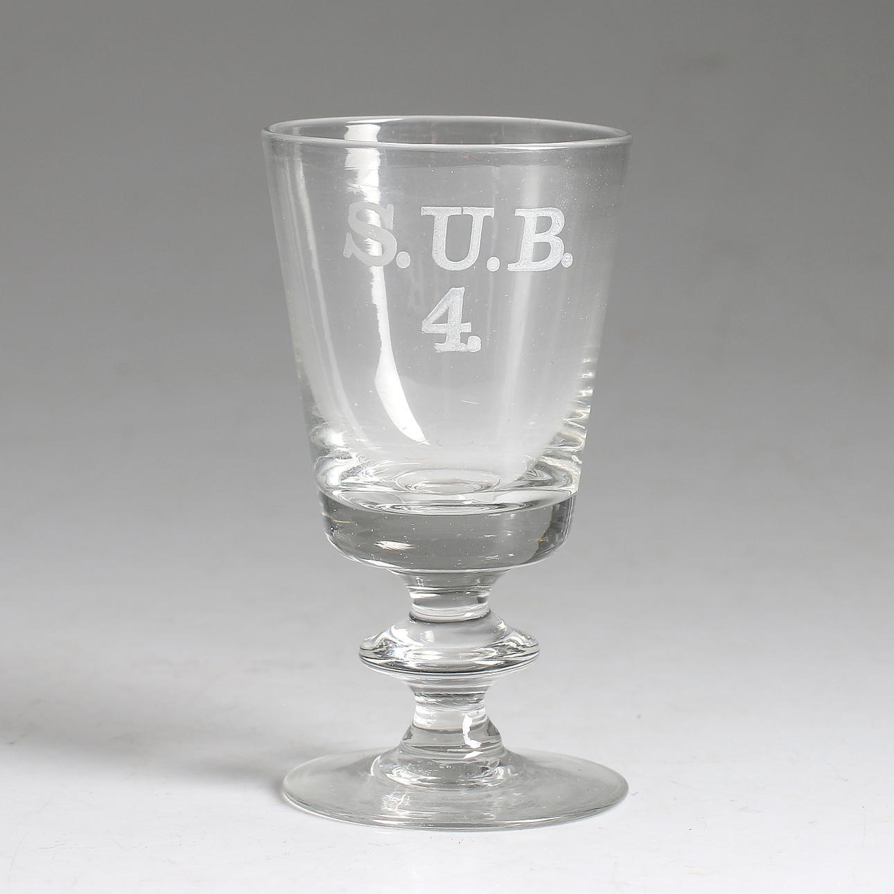 SNAPSGLAS, 12 st, från AB Vin & Spritcentralen, Sundsvall. 1900-talets första hälft.