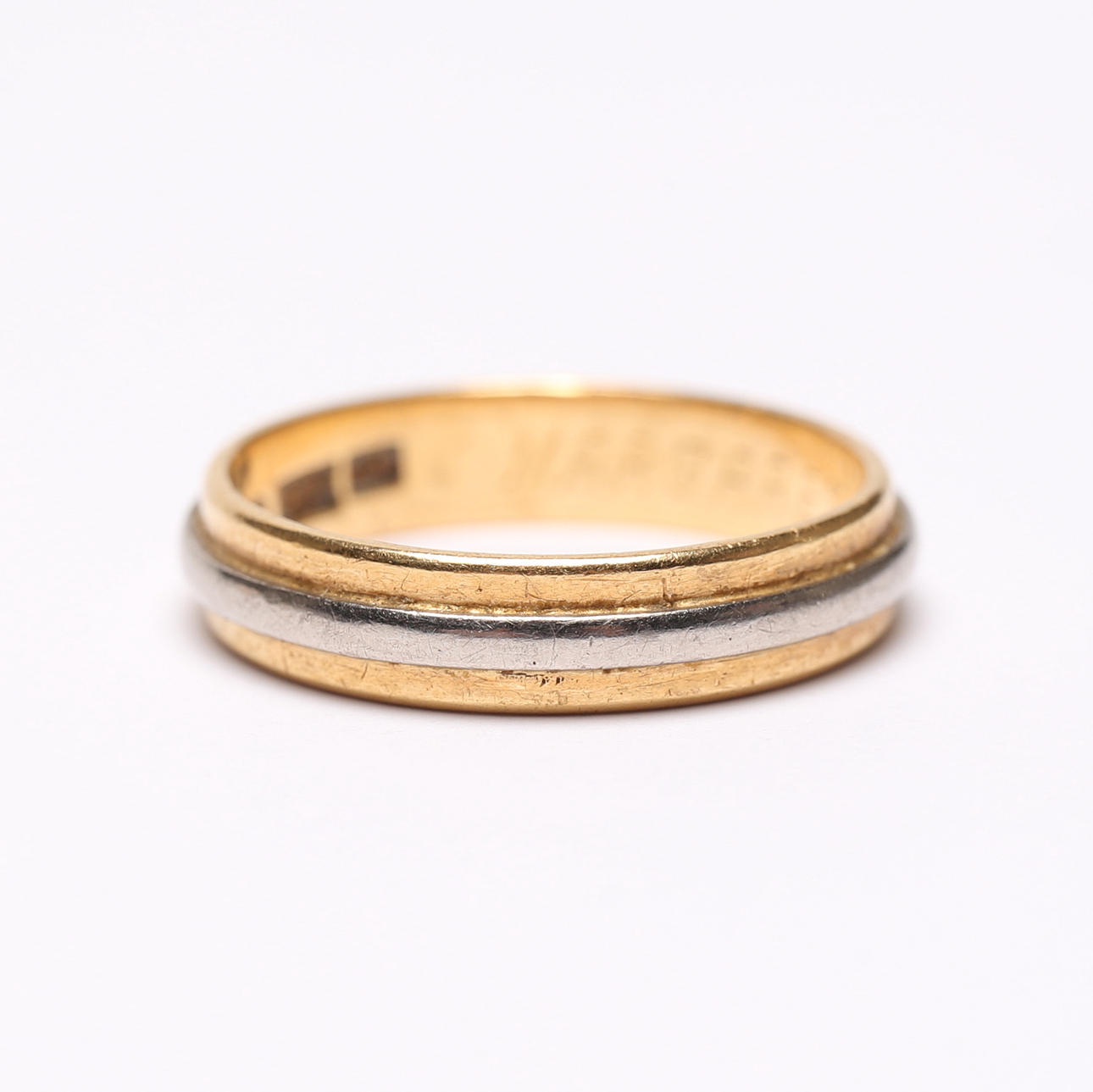 RING, 18k gold, weight approx 5,9 grams.