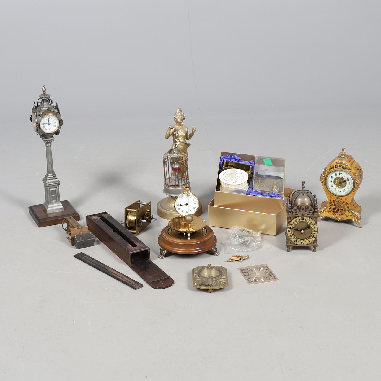 BRIGGS ROTERENDE PENDULUR & ANDRE URE.