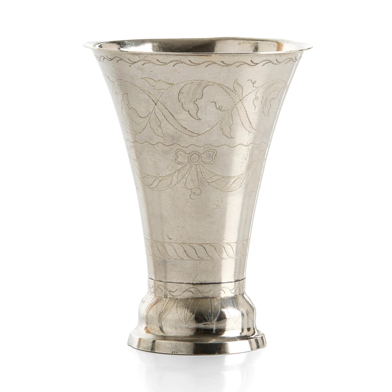 A beaker, silver, Nils Johan Hagman, Sundsvall, 1836, engraved decoration with garland.