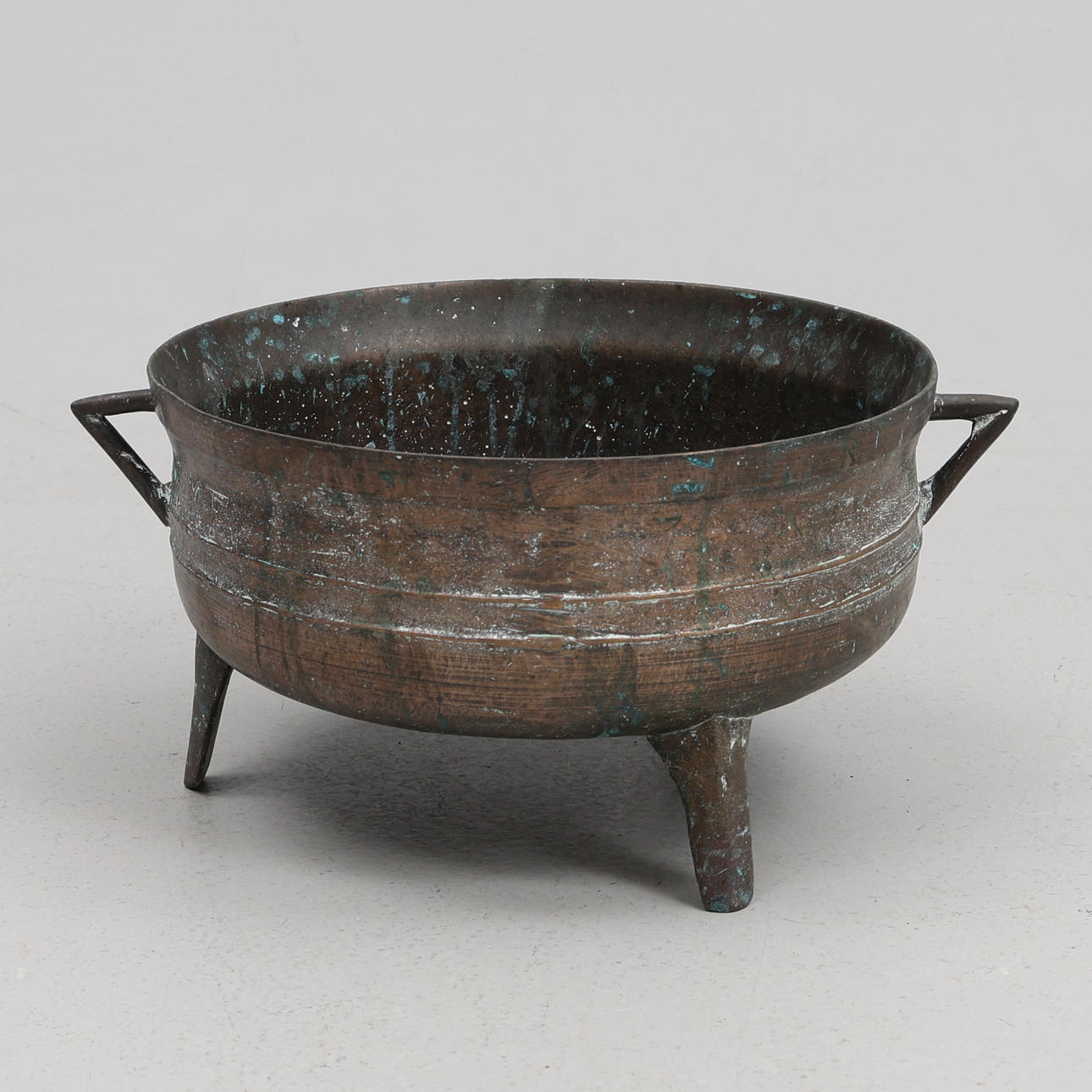 URN/CAULDRON, COPPER.