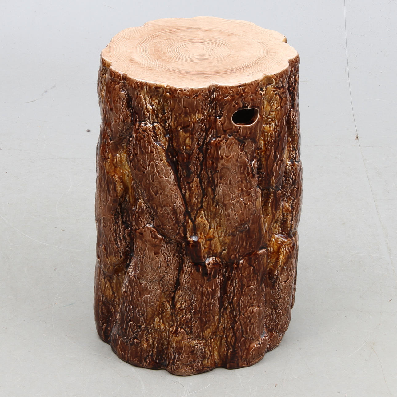 TRÄDGÅRDSPALL, stubbe, majolika, Gustavsberg, 1897.