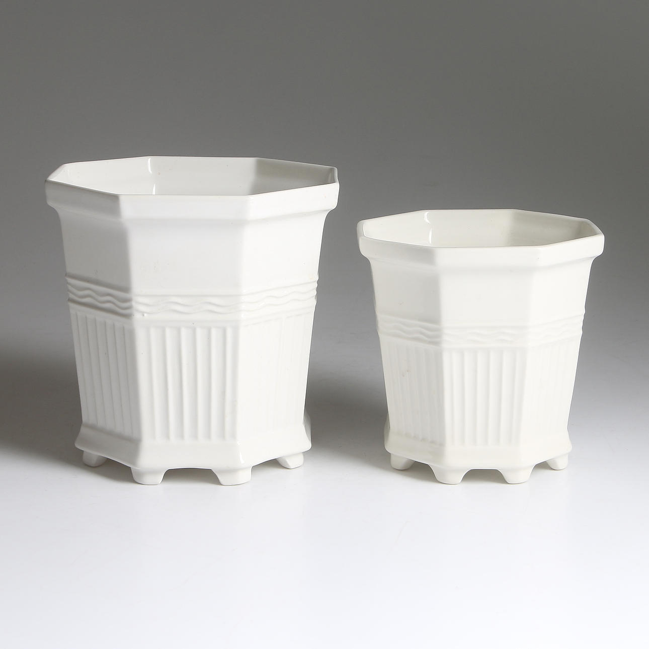 YTTERFODER, 2 st, porslin, "Waldemarsudde", Prins Eugen, Gustavsberg. 1900-tal.