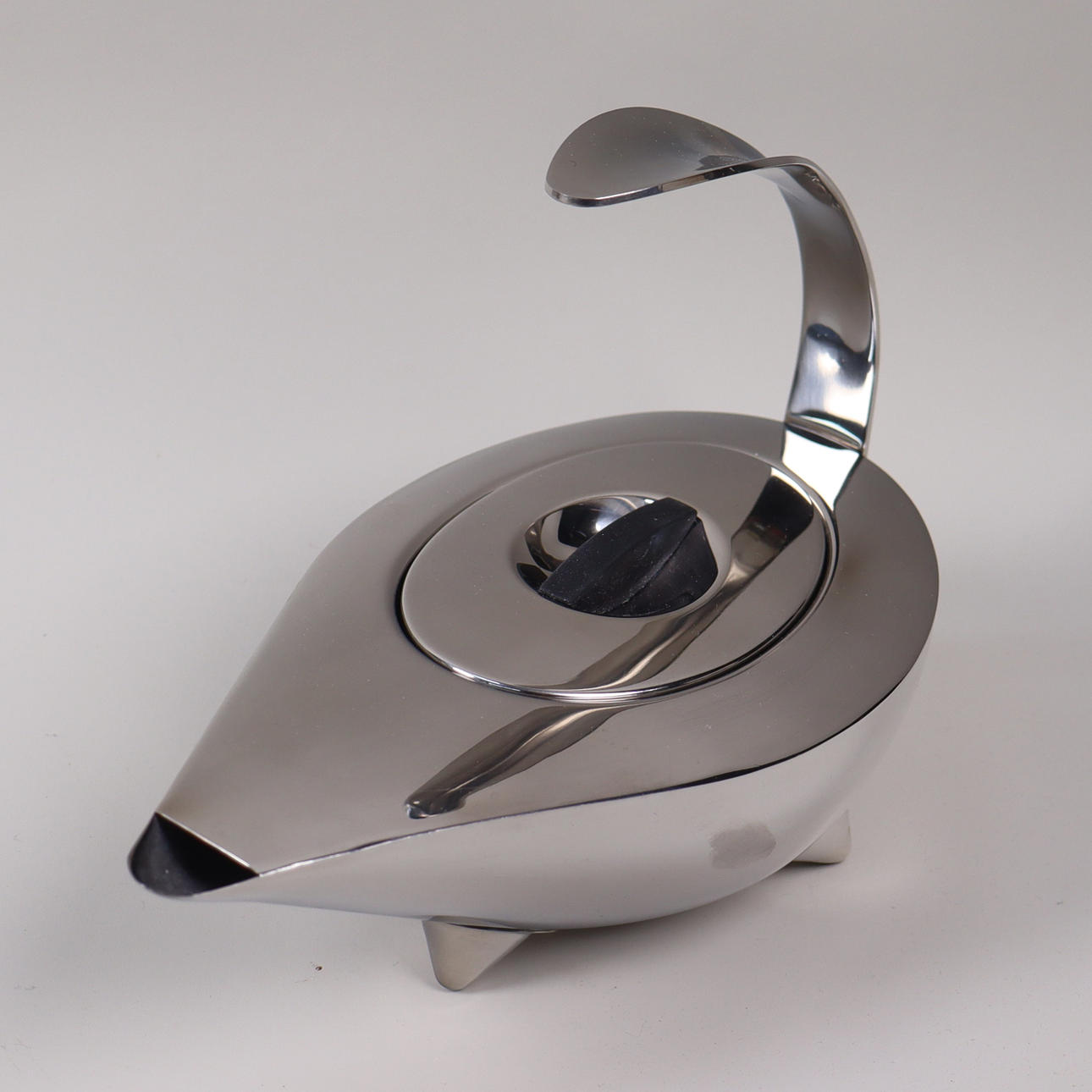 CARSTEN JØRGENSEN, Bodum, „Naoko“, rustfri tekande.